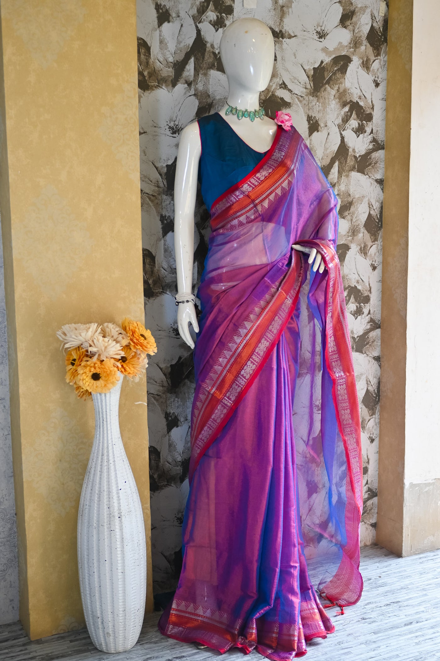Tifani Silk Saree - Uttariya