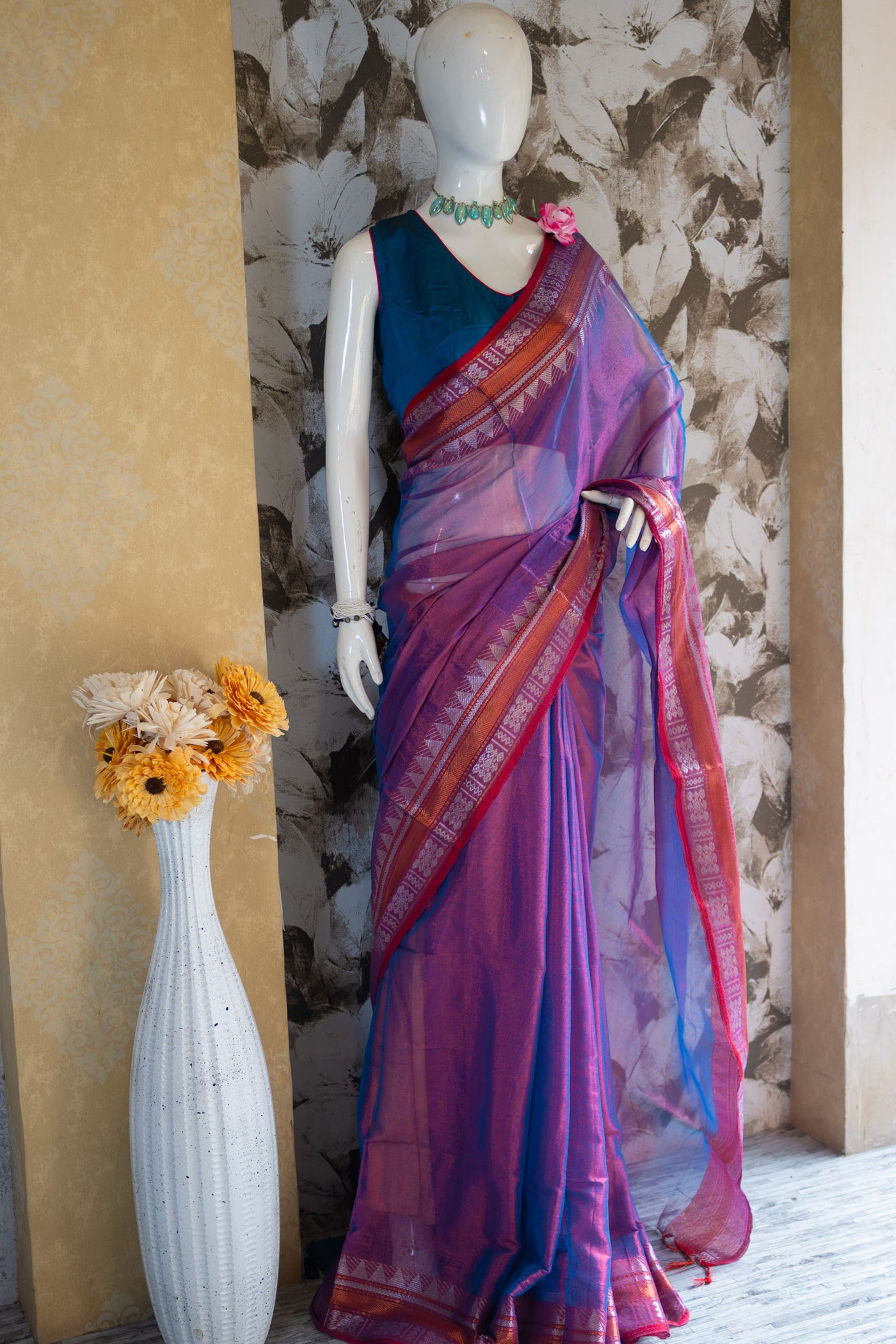 Tifani Silk Saree - Uttariya