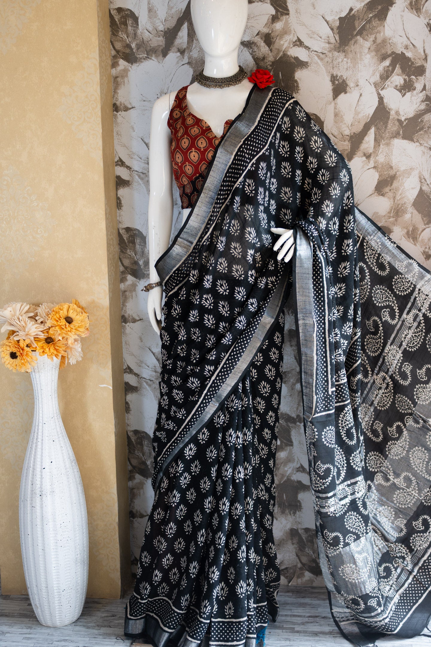 Kali Linen Saree