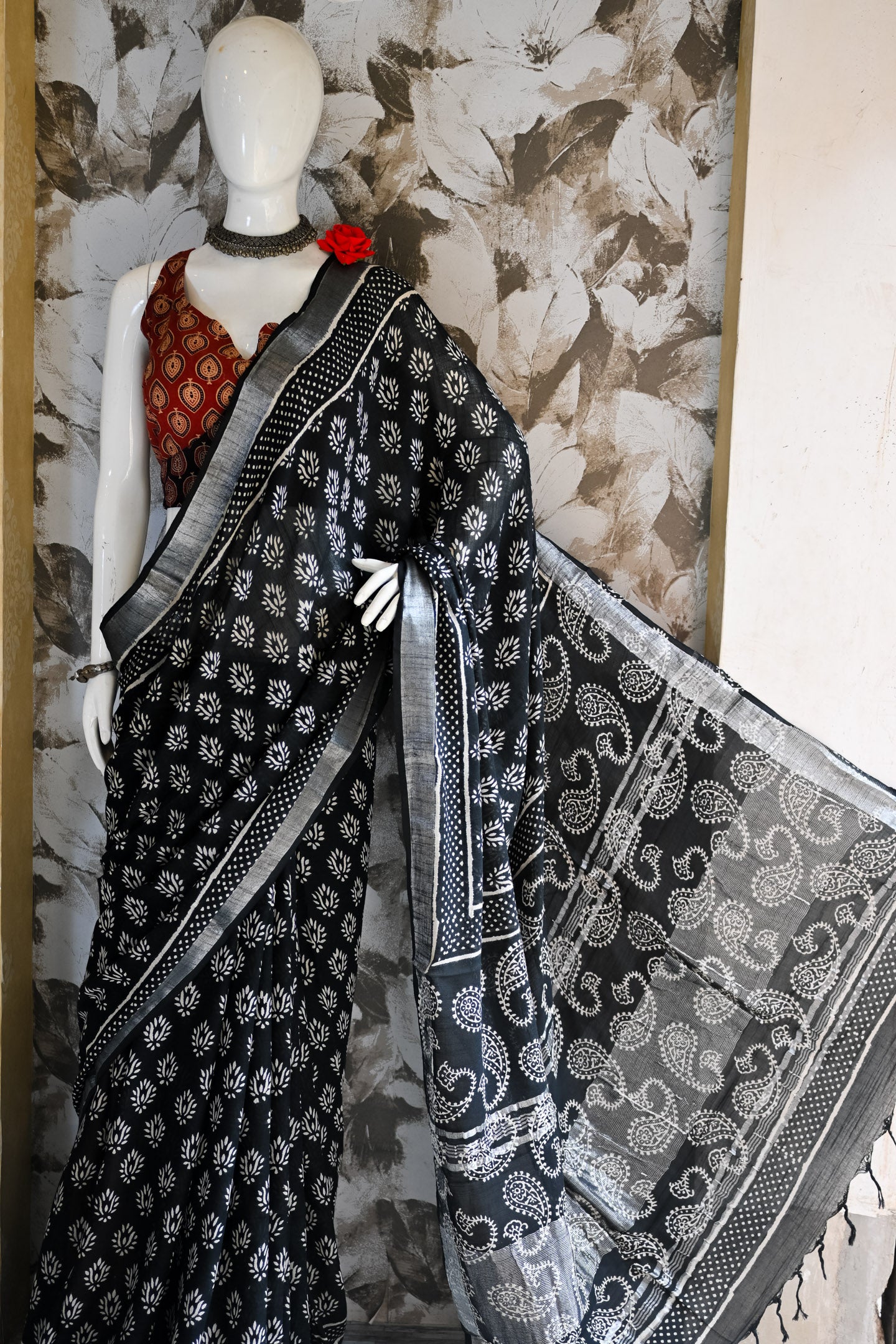 Kali Linen Saree