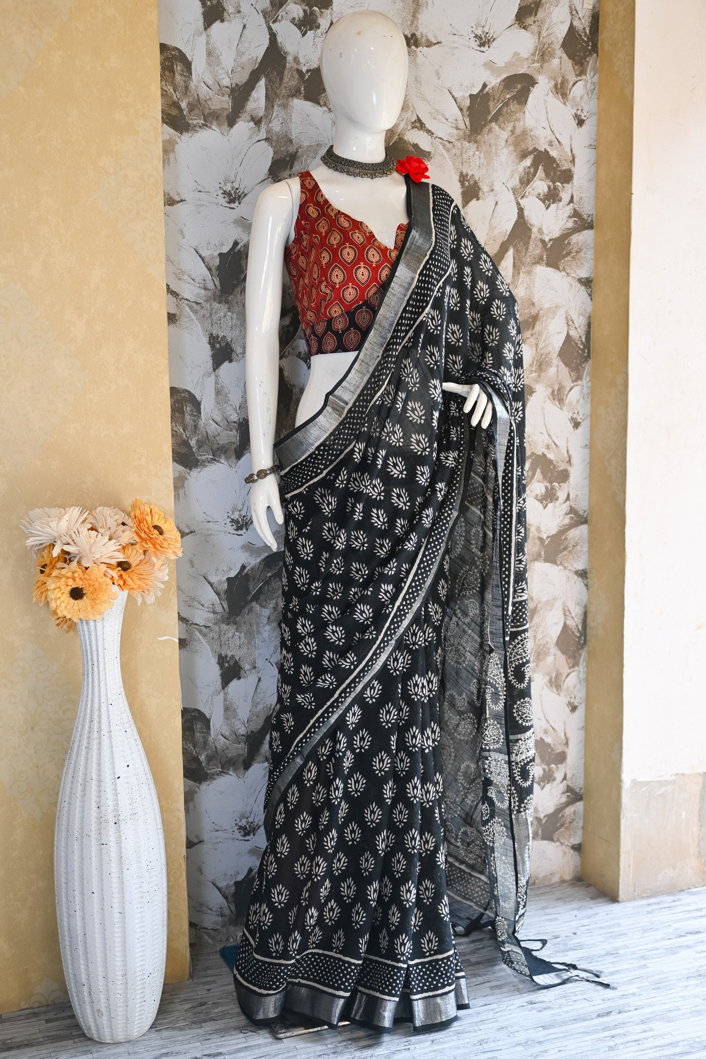 Kali Linen Saree