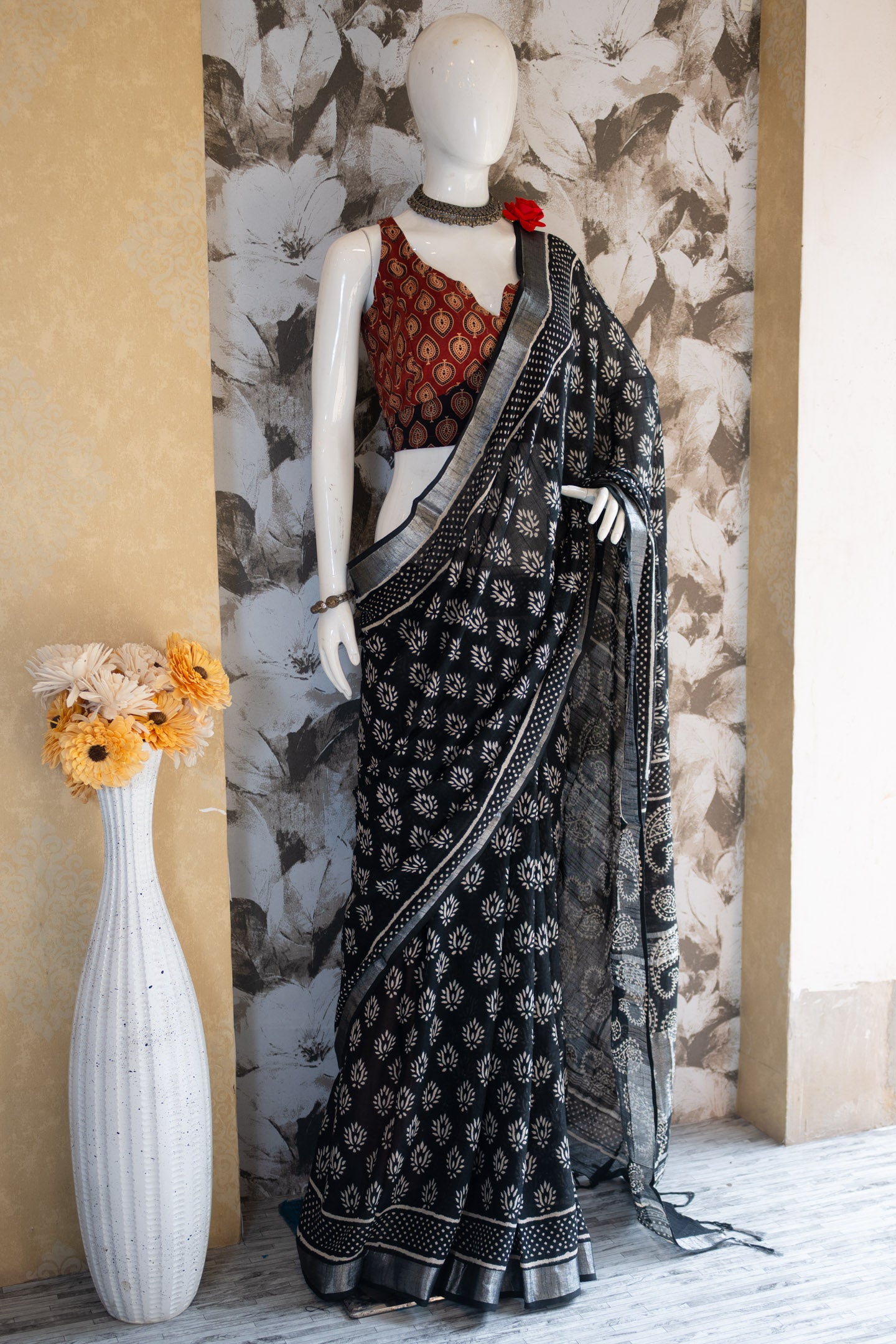 Kali Linen Saree