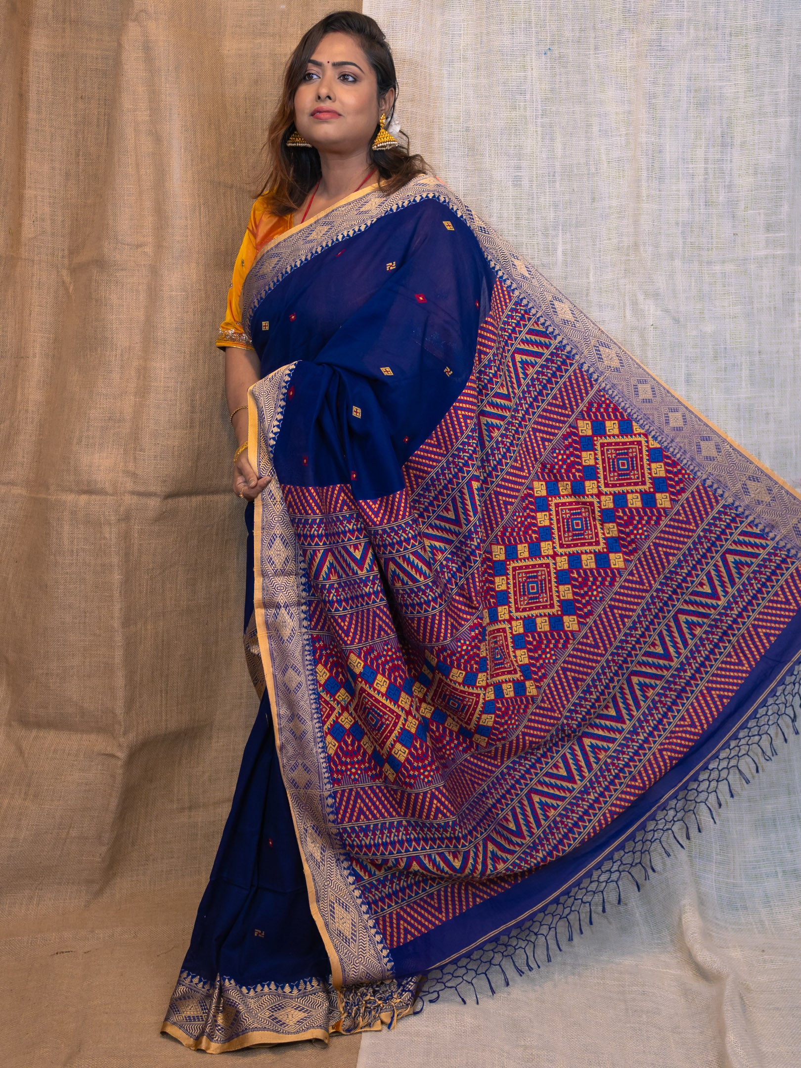Swapner Dongria Saree