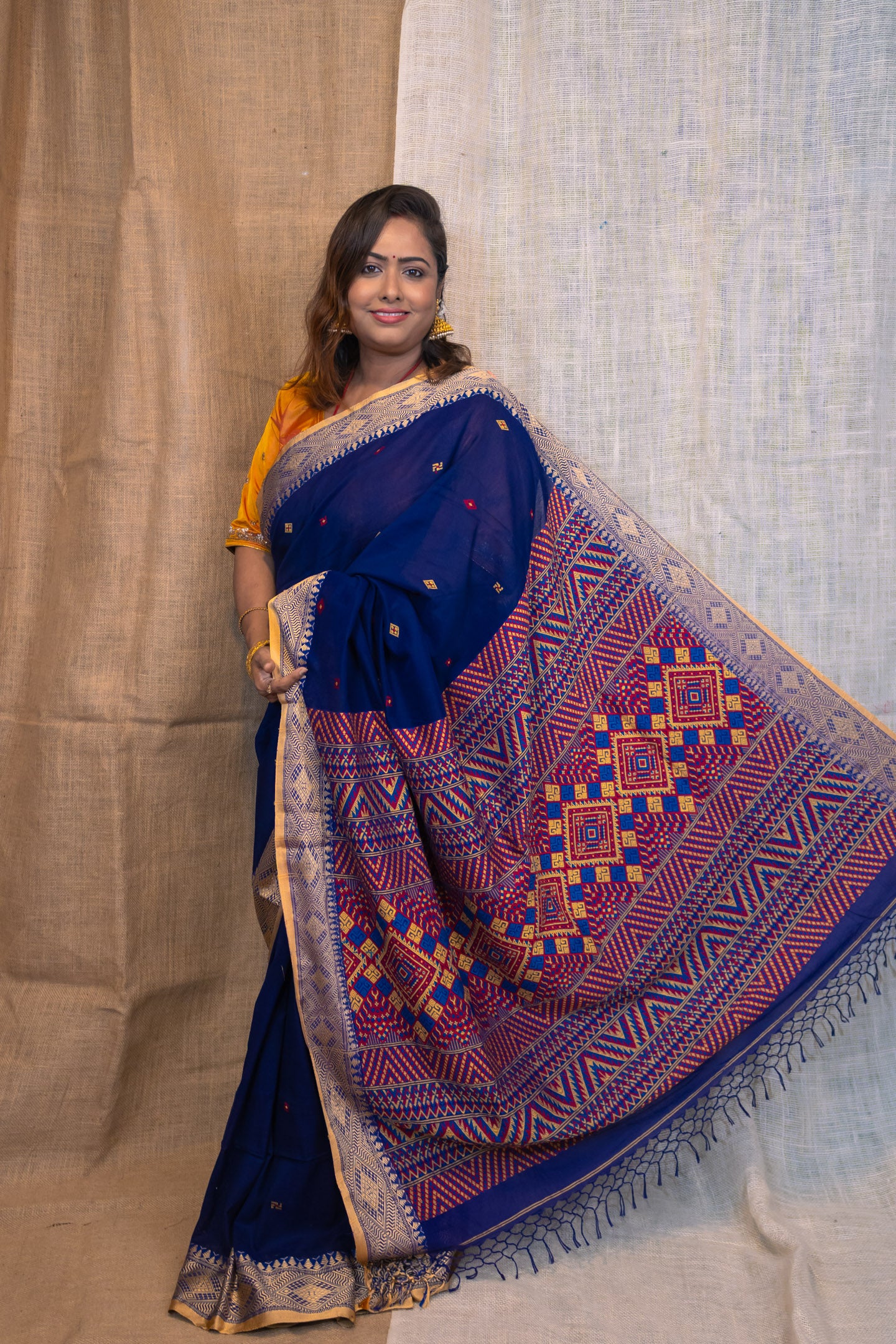 Swapner Dongria Saree