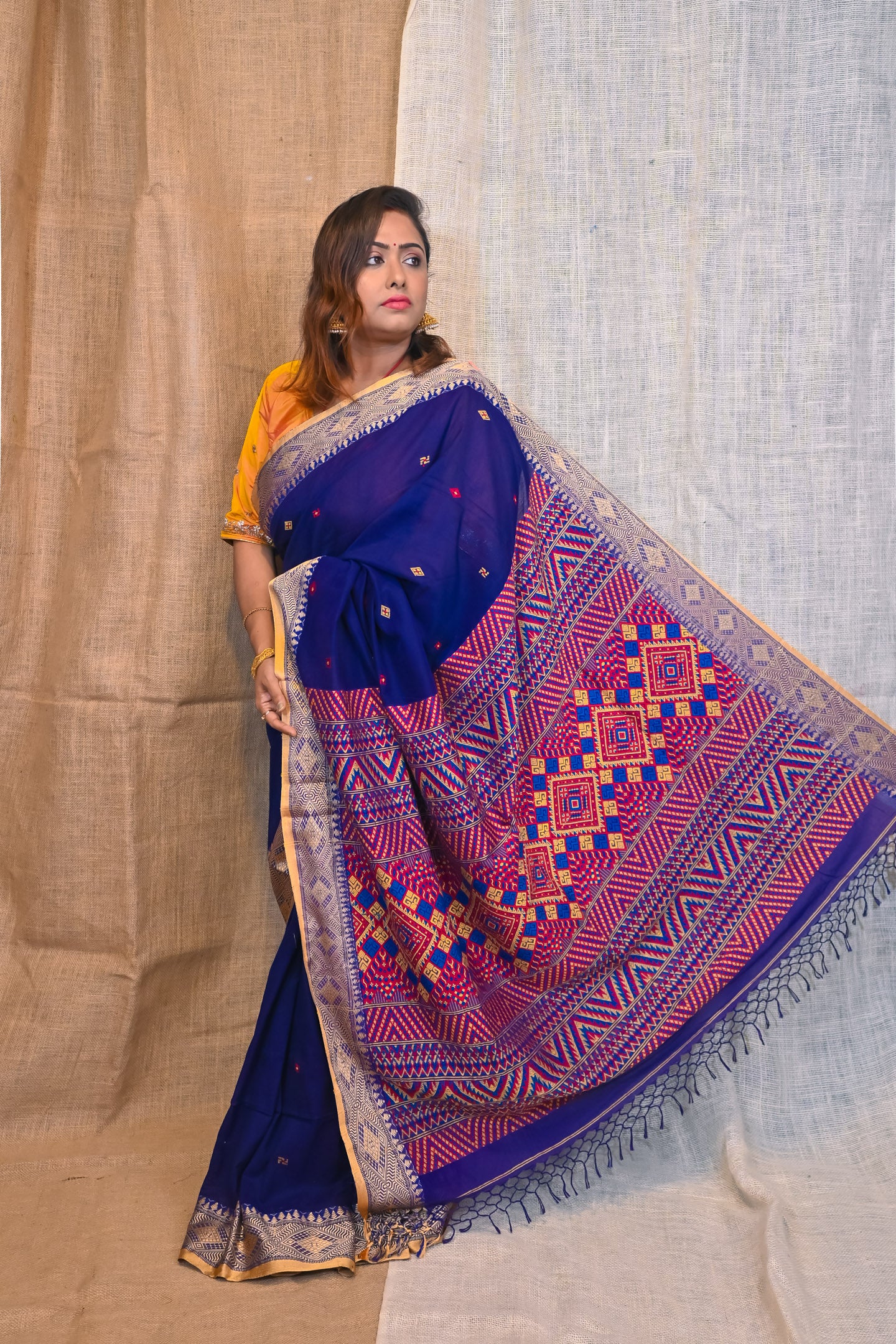 Swapner Dongria Saree