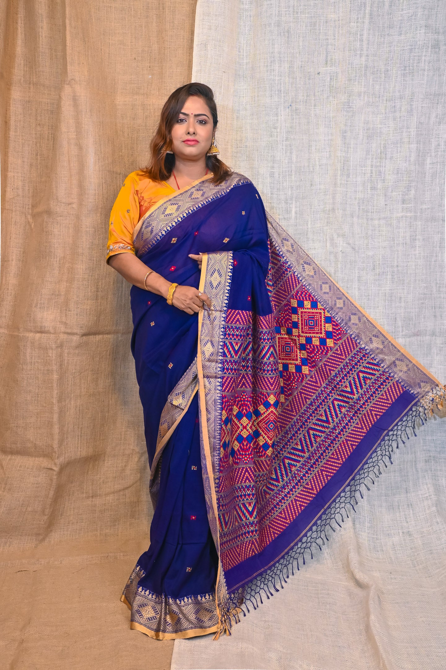 Swapner Dongria Saree