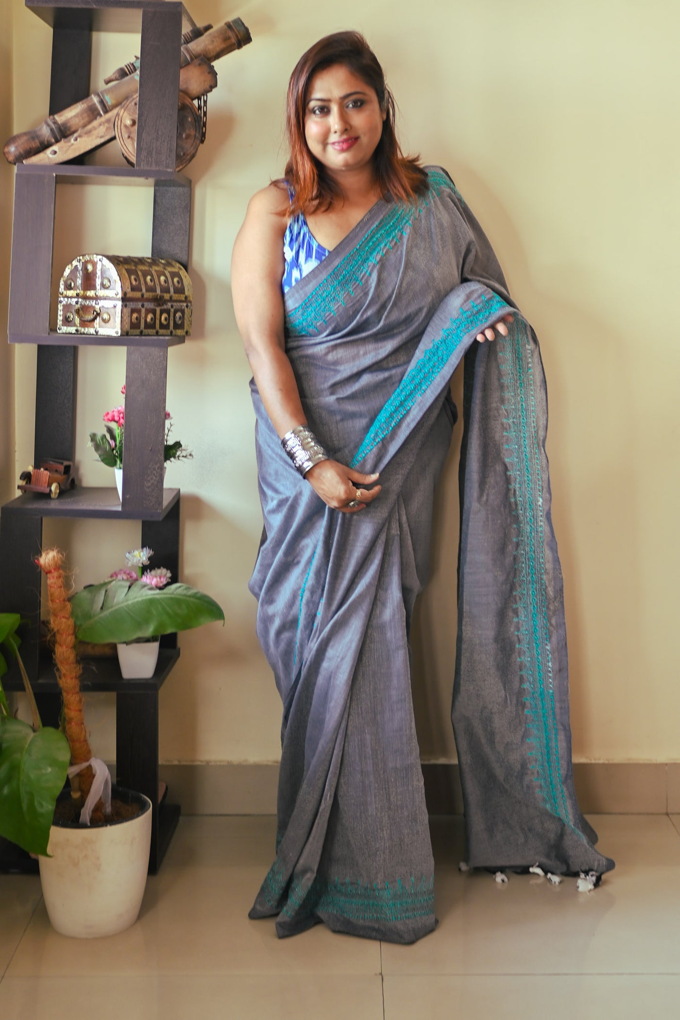 Gray path Saree - Uttariya