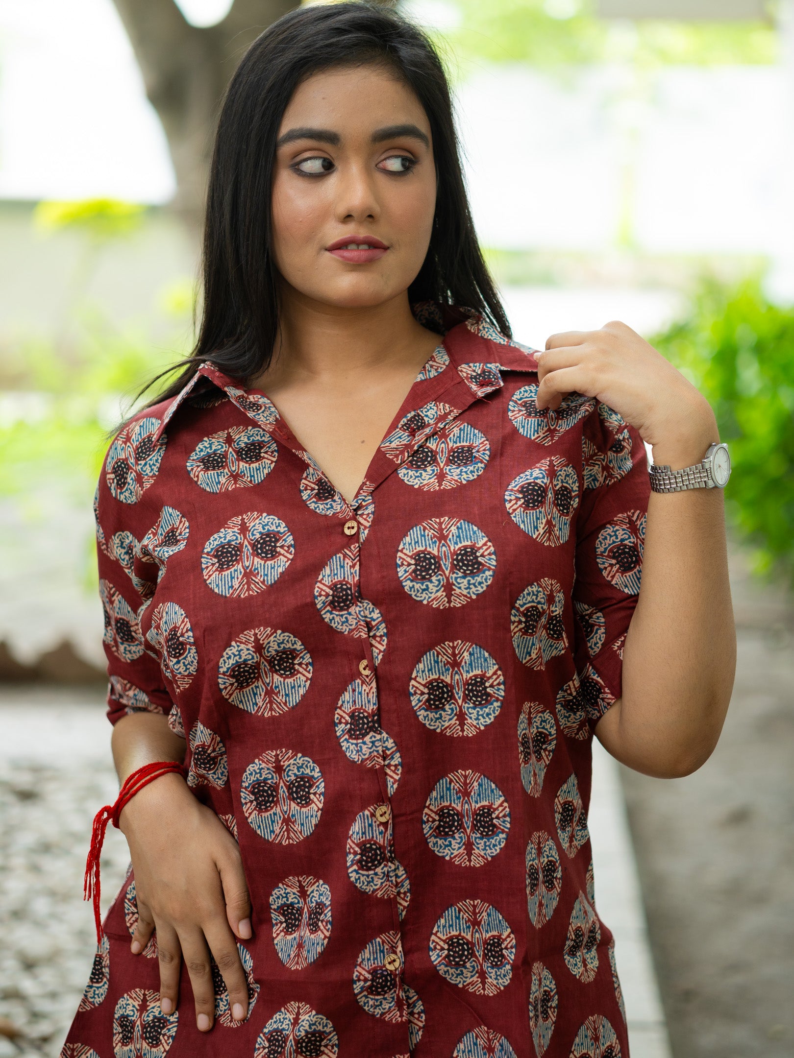 brown shirt