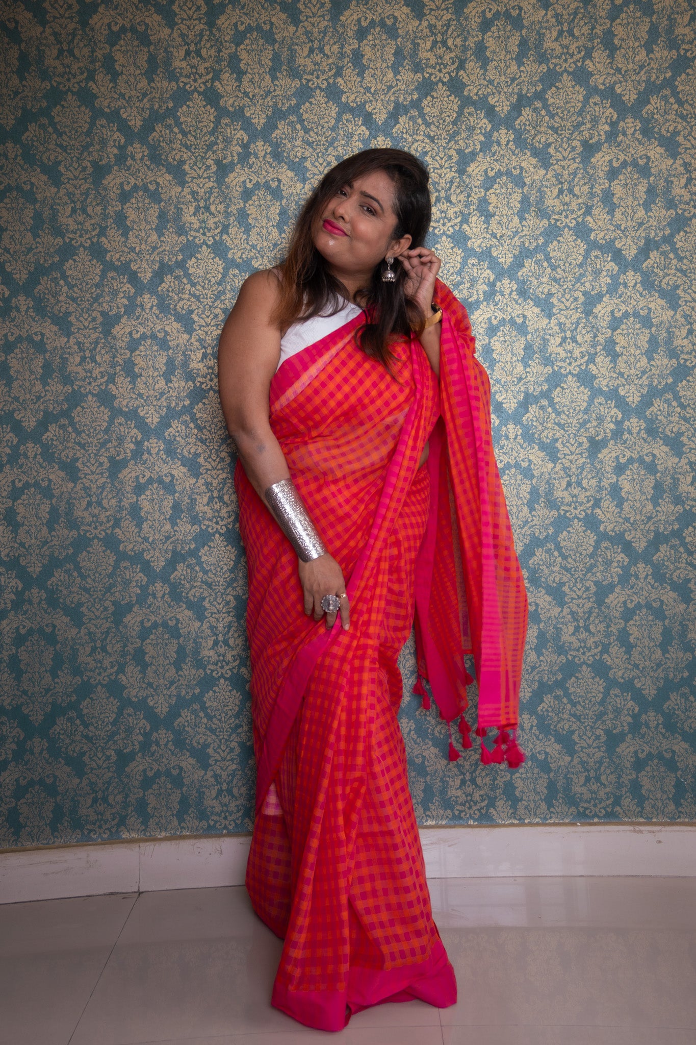 Agun — Handwoven Mul Cotton Check Saree - Uttariya