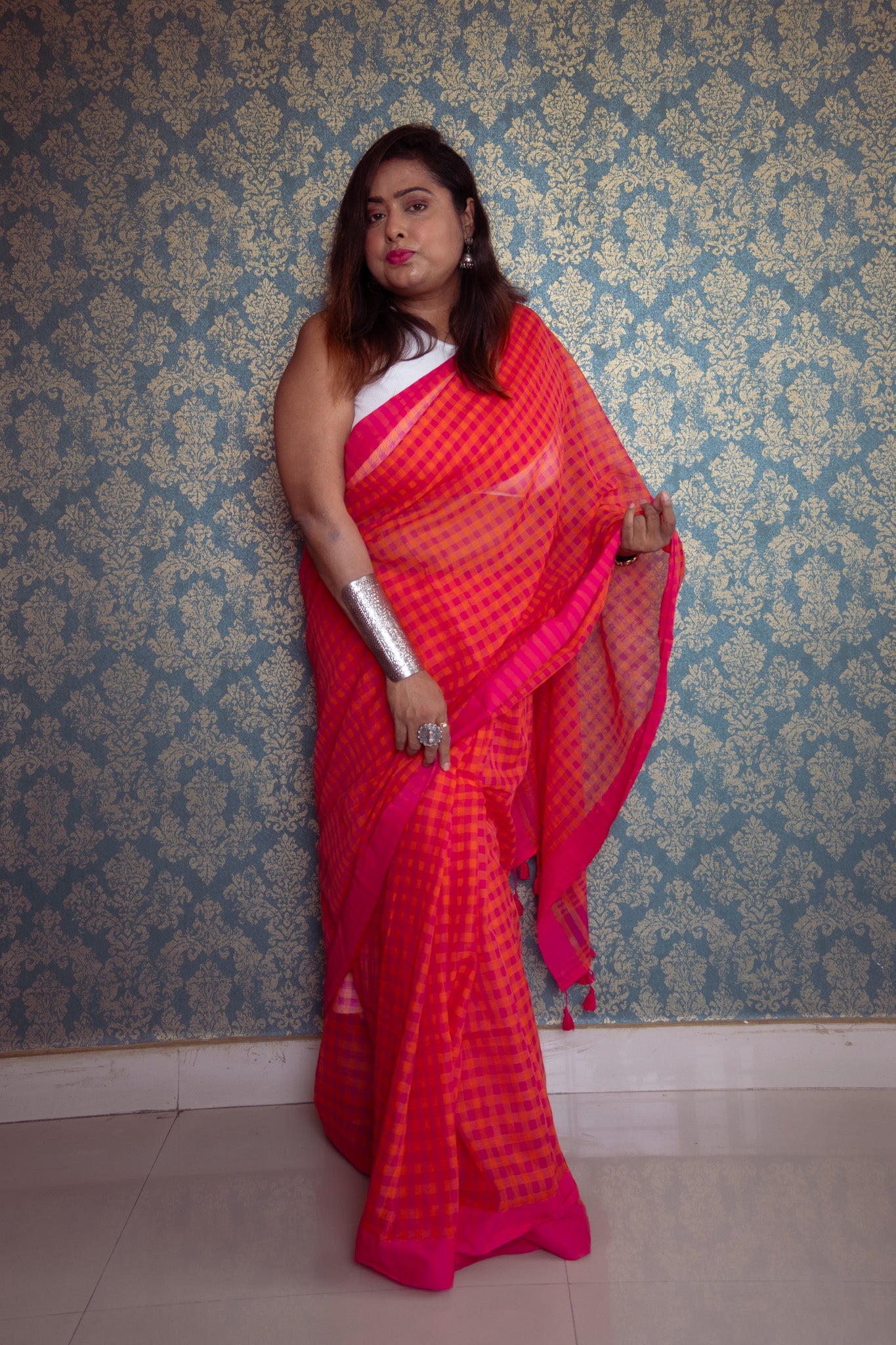 Agun — Handwoven Mul Cotton Check Saree - Uttariya