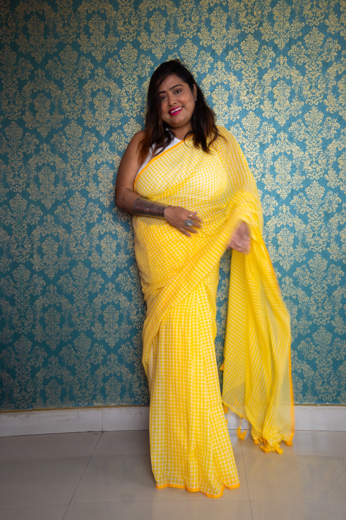 Basonti — Handwoven Mul Cotton Check Saree - Uttariya