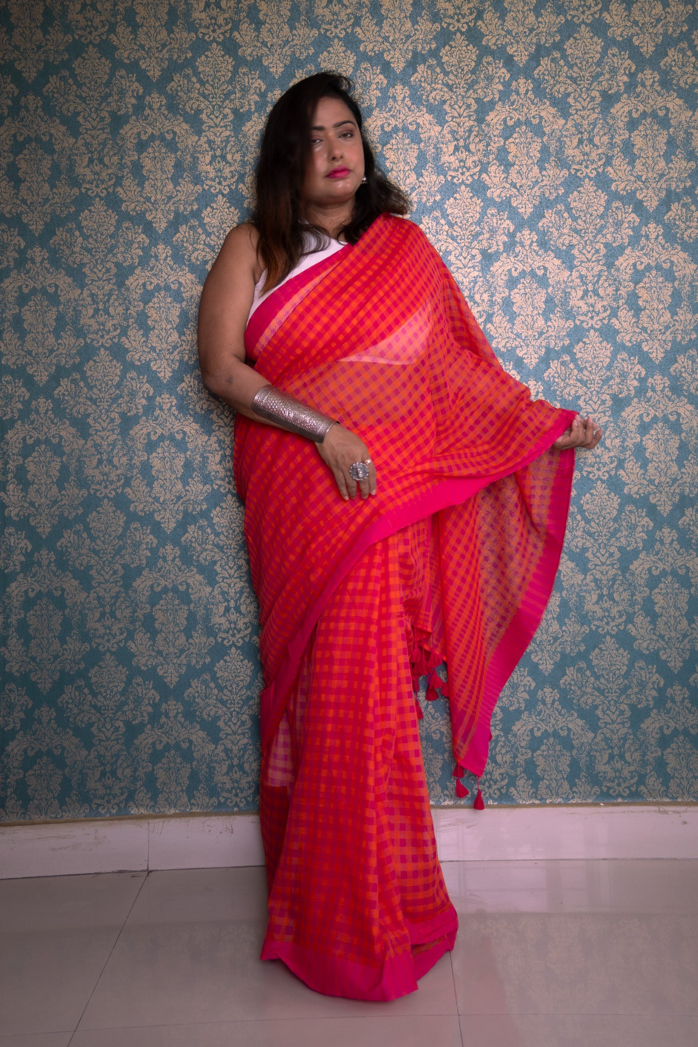 Agun — Handwoven Mul Cotton Check Saree - Uttariya