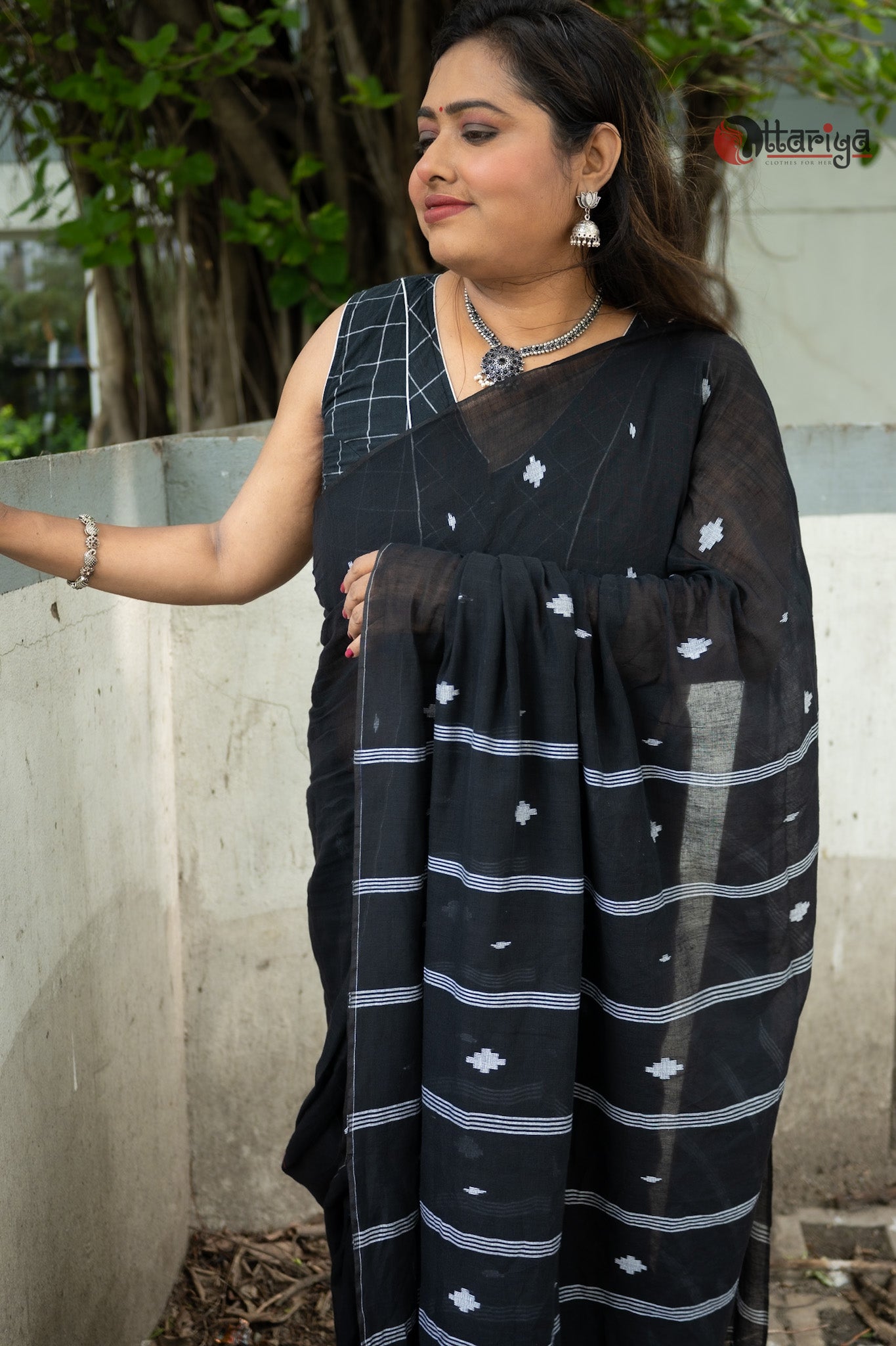 Black jamdani spun Saree