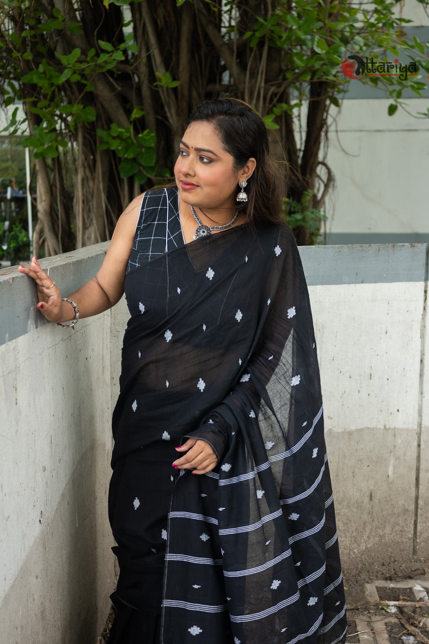 Black jamdani spun Saree