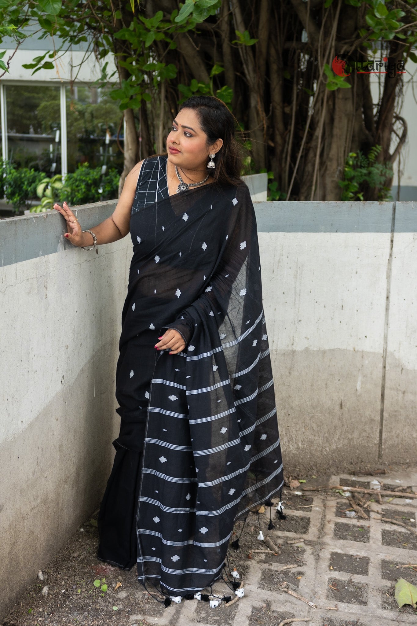 Black jamdani spun Saree