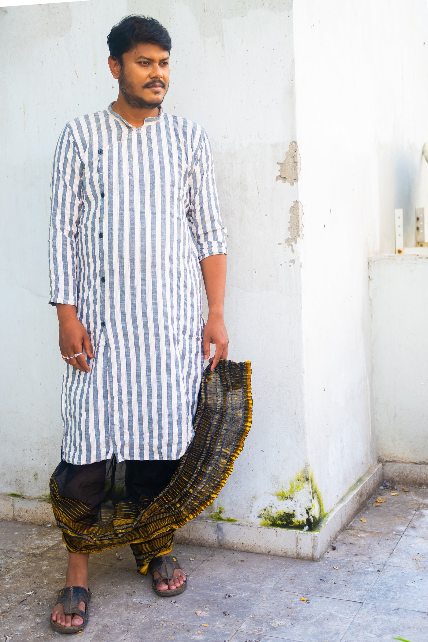 Black gold dhoti - Uttariya