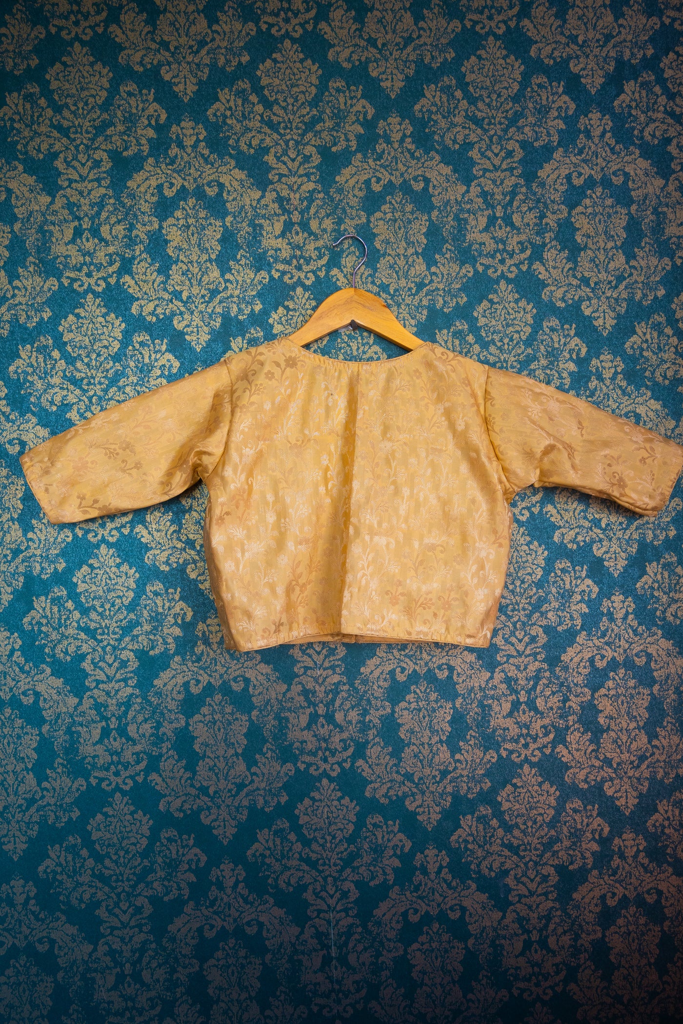 White gold Banarasi blouse - Uttariya