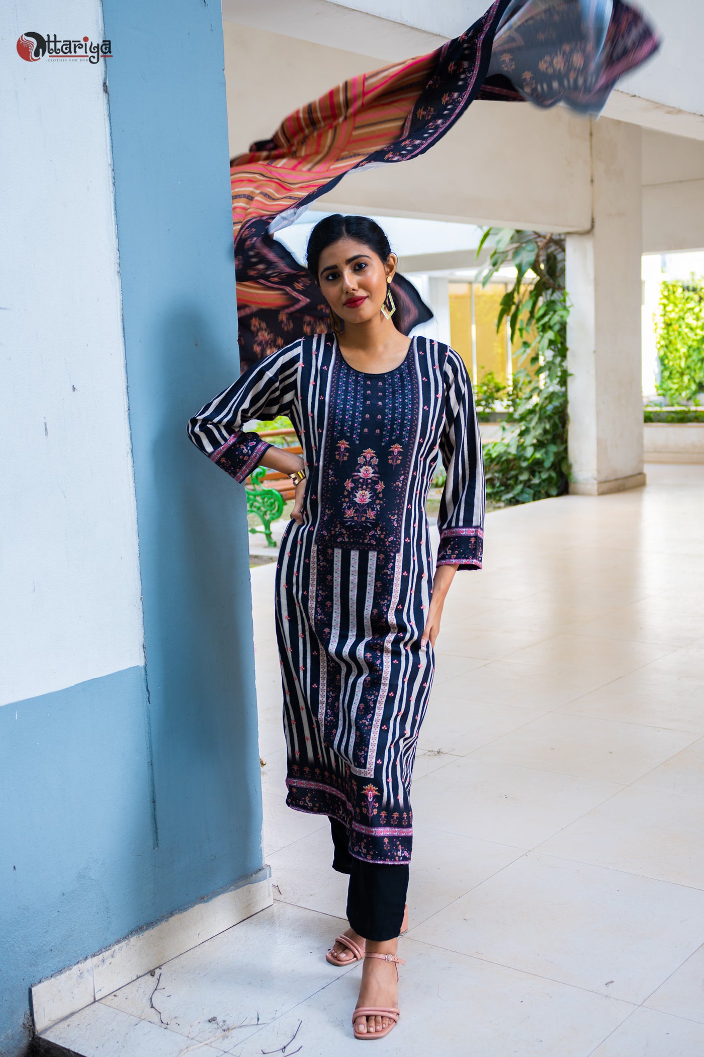 Black Pashmina Cotton Suit Set - Uttariya