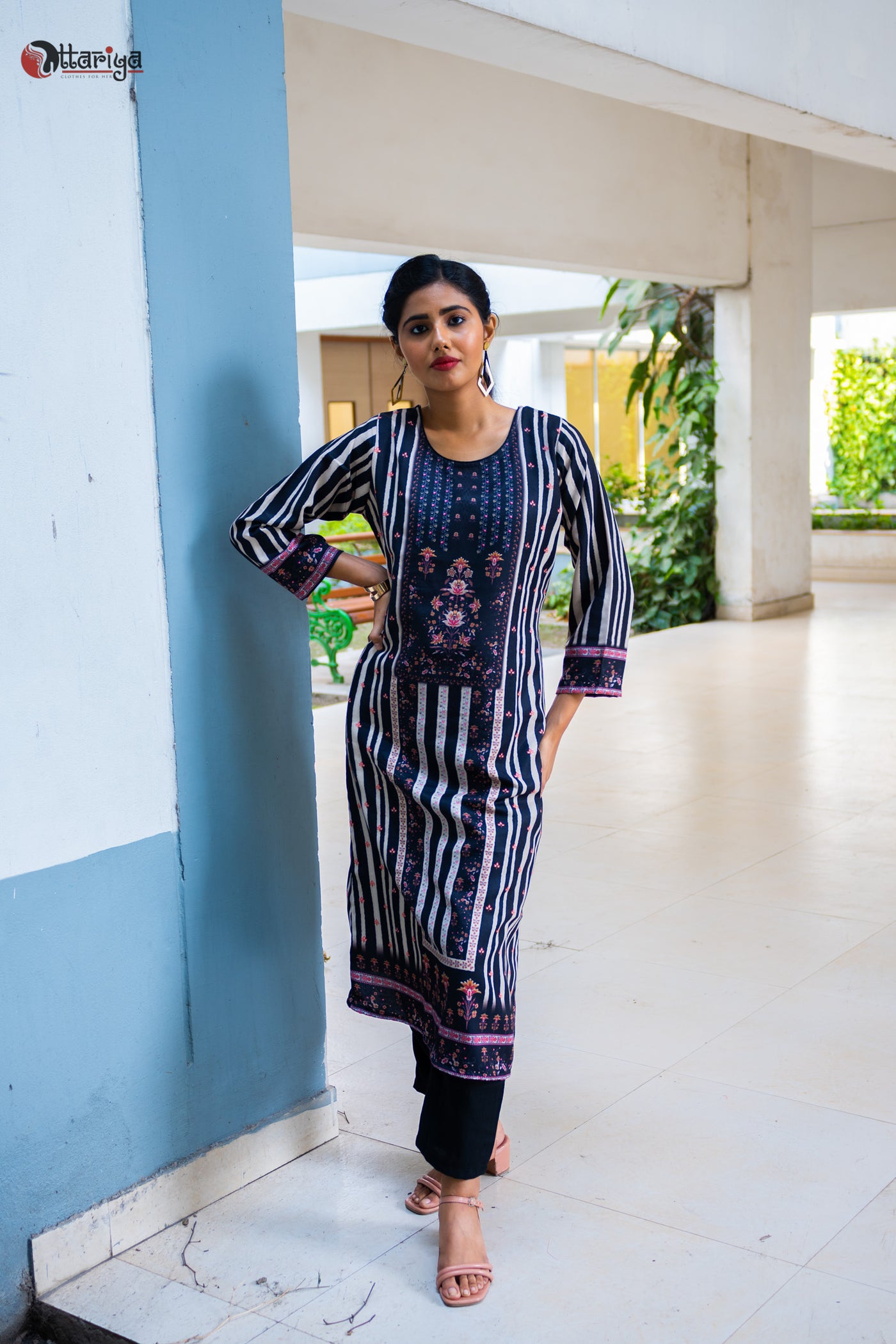 Black Pashmina Cotton Suit Set - Uttariya