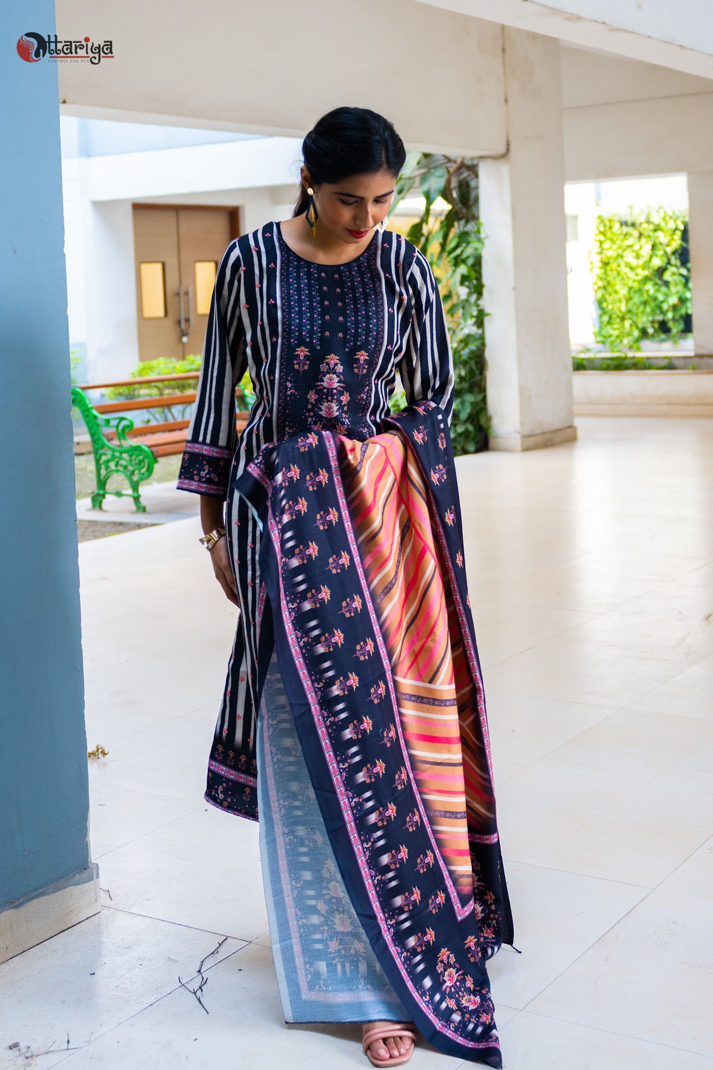 Black Pashmina Cotton Suit Set - Uttariya