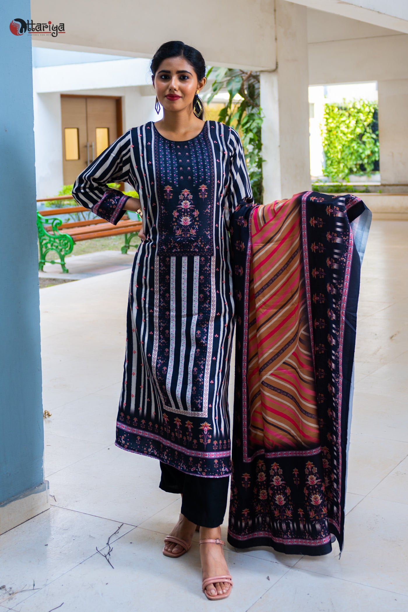 Black Pashmina Cotton Suit Set - Uttariya