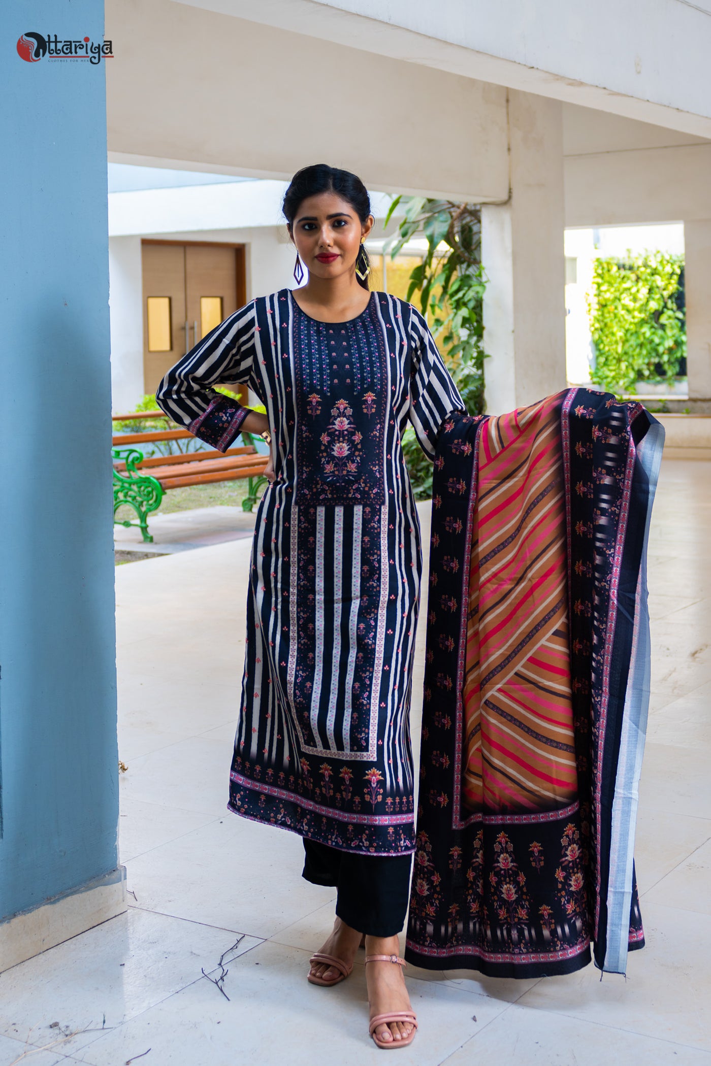 Black Pashmina Cotton Suit Set - Uttariya