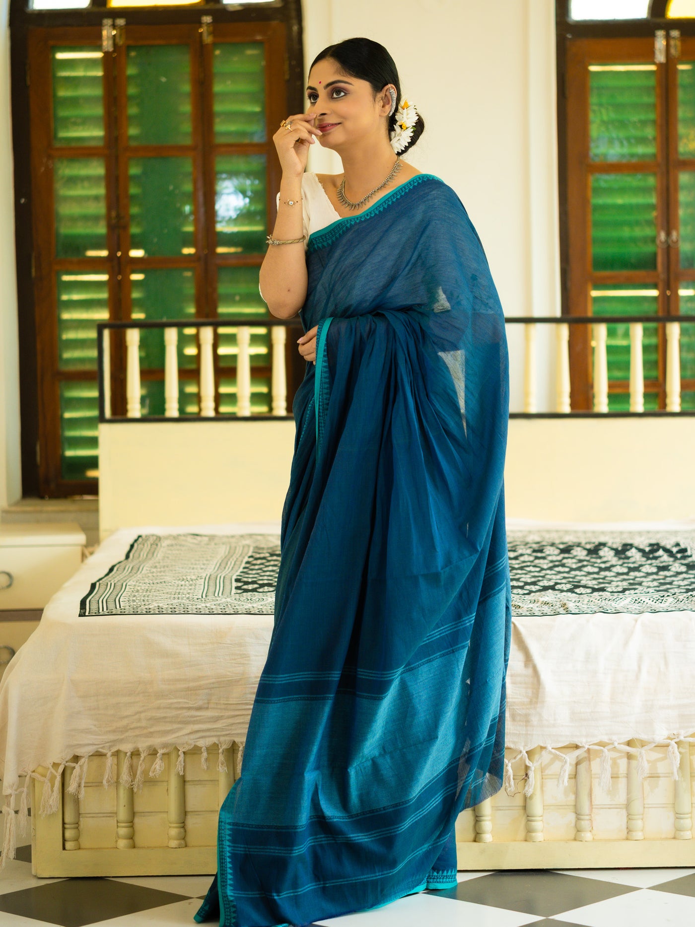 Peacock Teal Bengal Cotton Saree - Uttariya