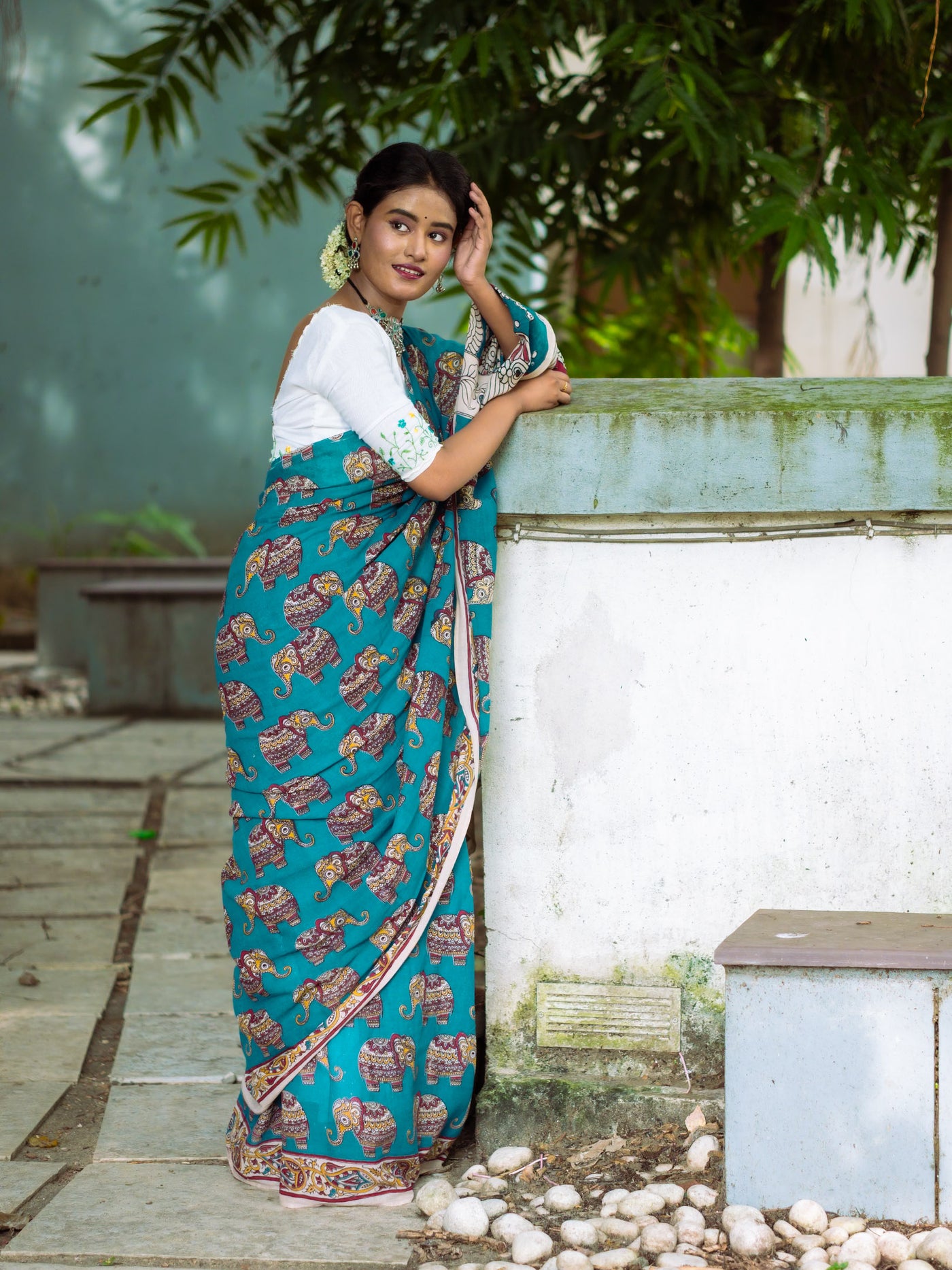 Aqua Elephant Motifs Kalamkari Cotton Saree - Uttariya