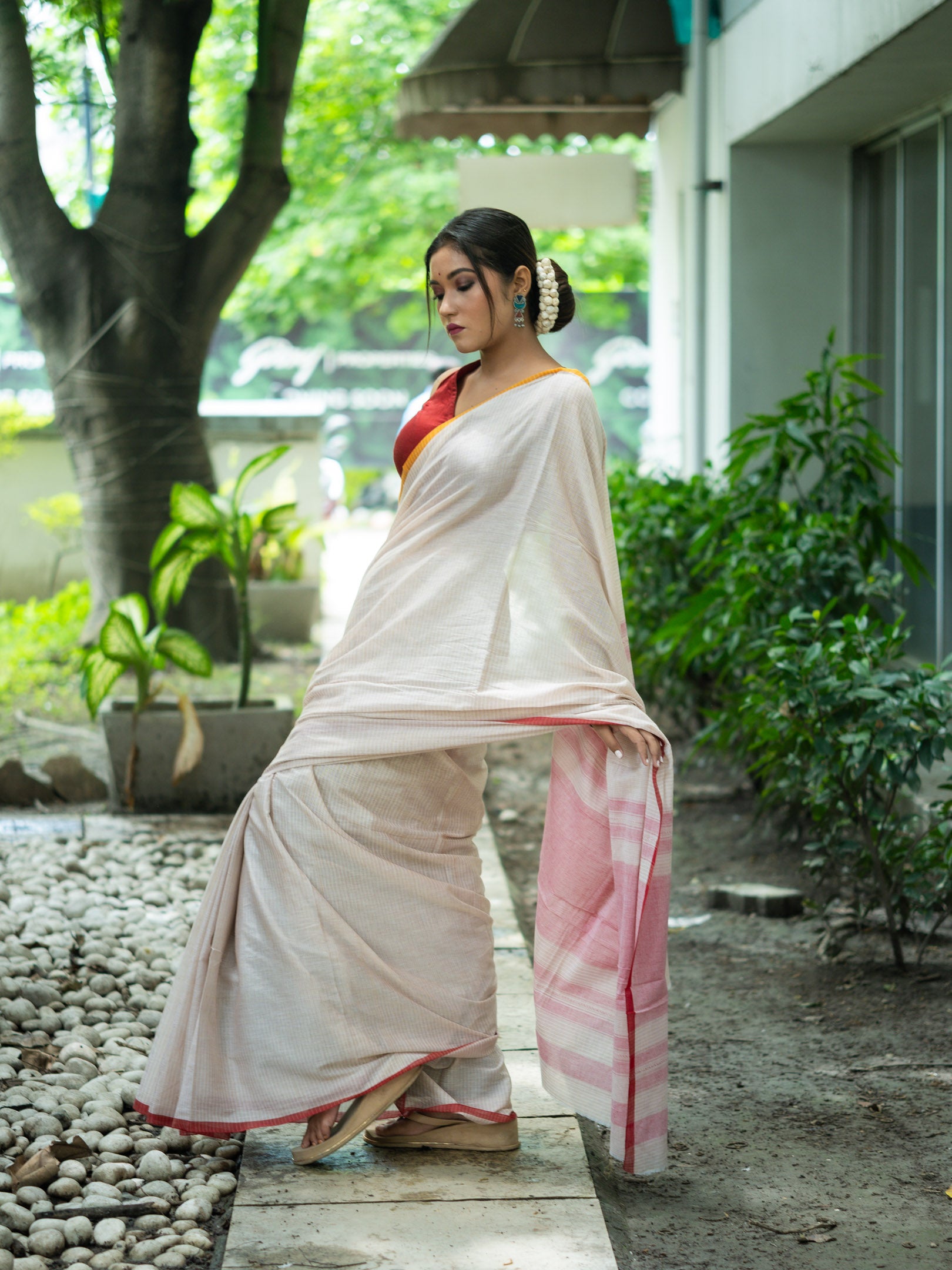 Raviyanya  Saree