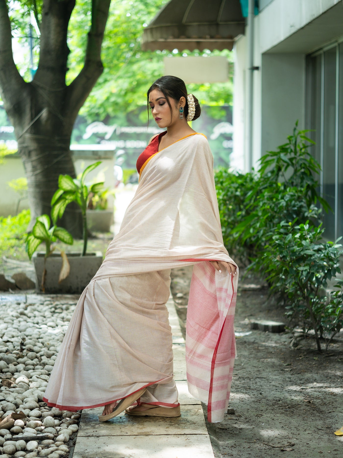 Raviyanya  Saree