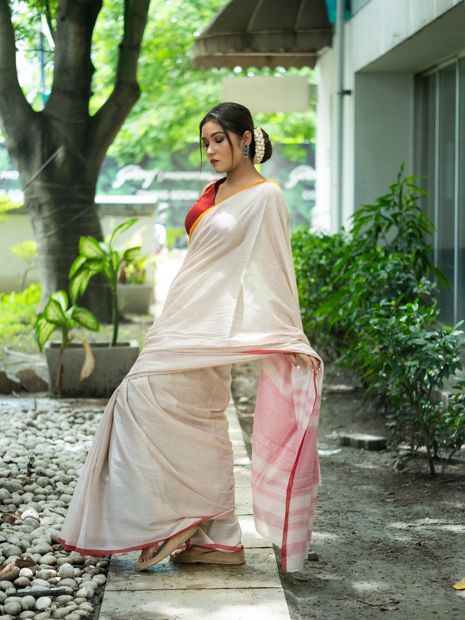 Raviyanya  Saree