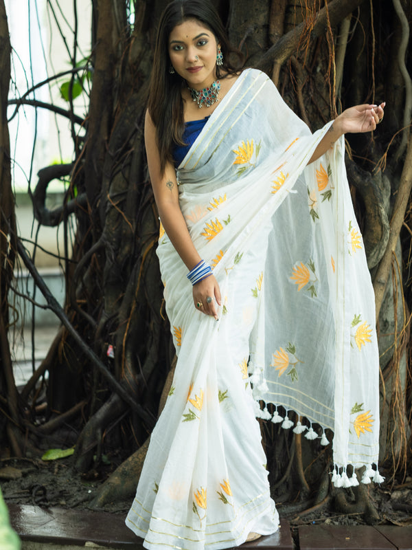 White Handloom Cotton Saree with Floral Embroidery - Uttariya