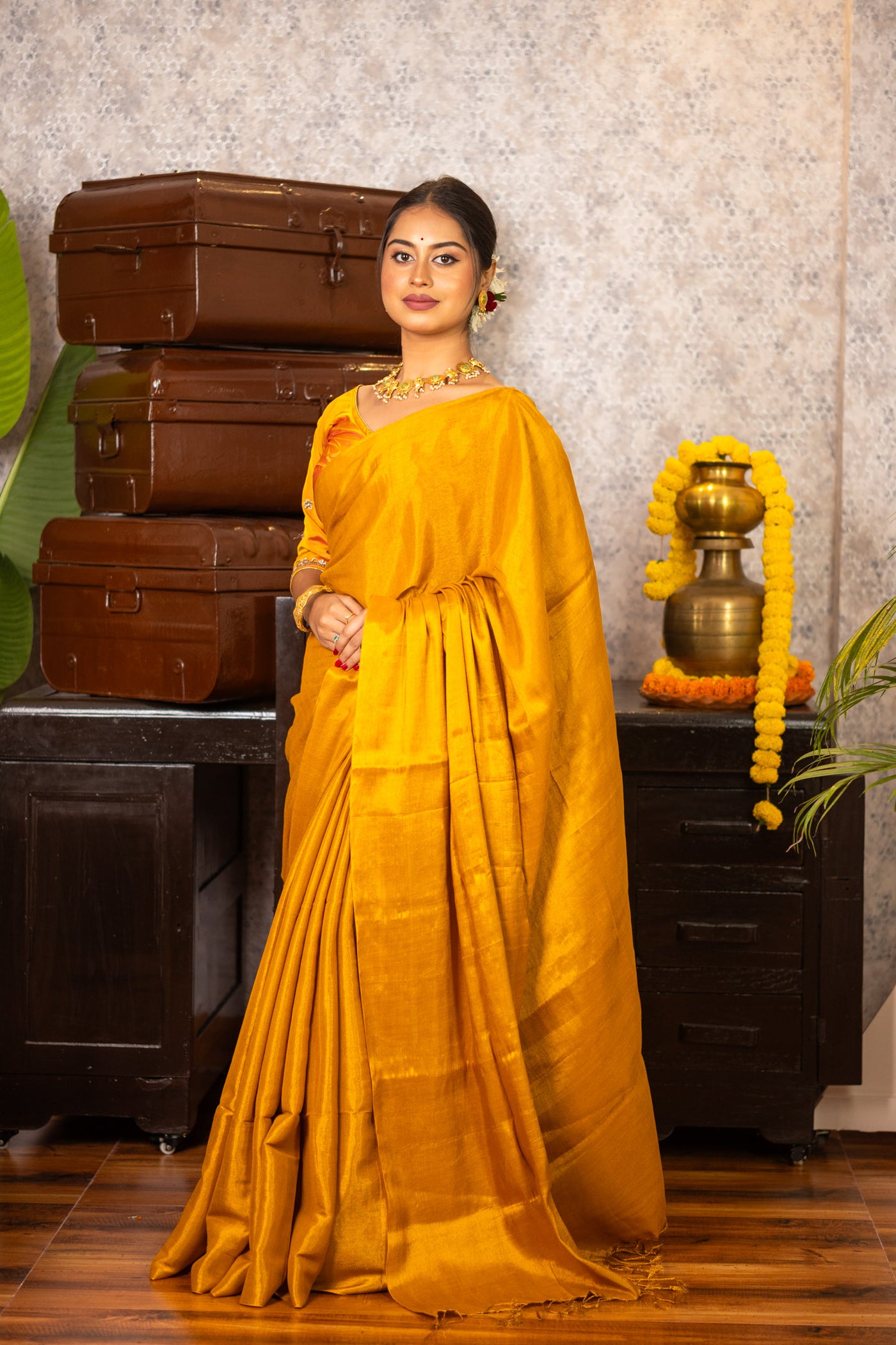 Gold Mulberry silk Saree - Uttariya