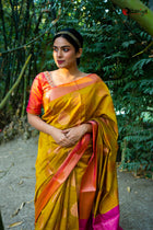 Mahendi Banarasi Boond Saree - Uttariya