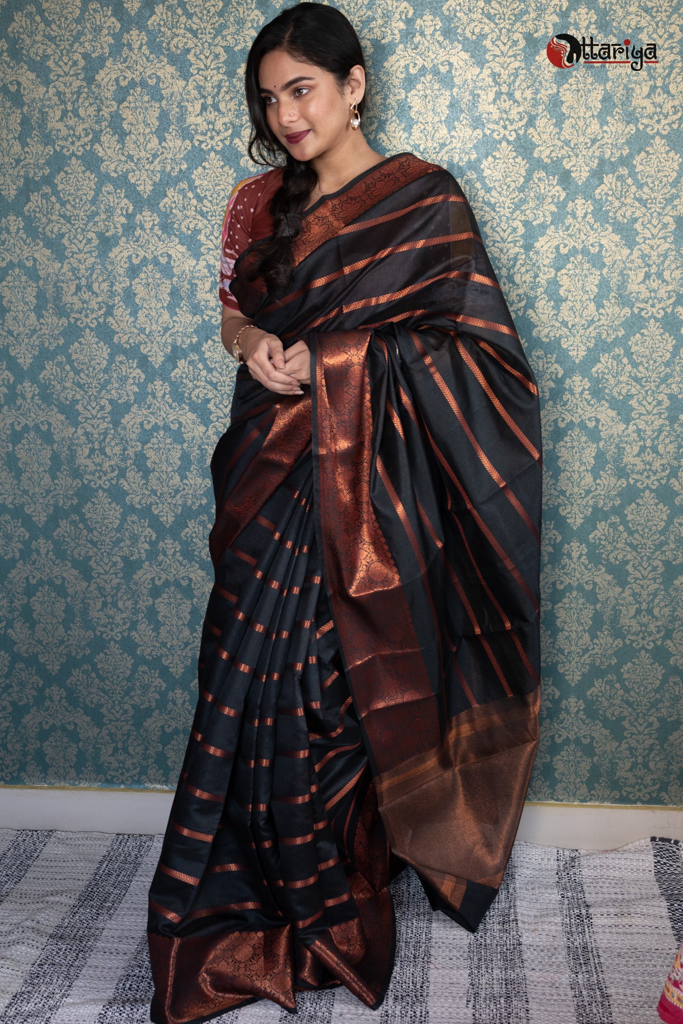 Black Banaras Silk Saree - Uttariya