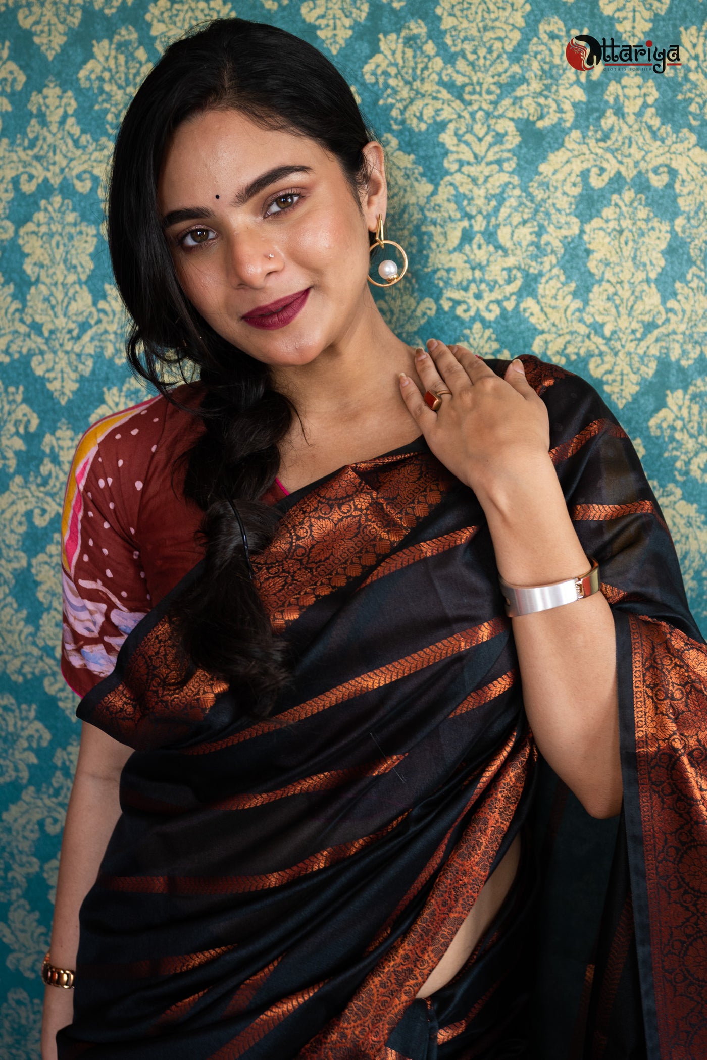 Black Banaras Silk Saree - Uttariya