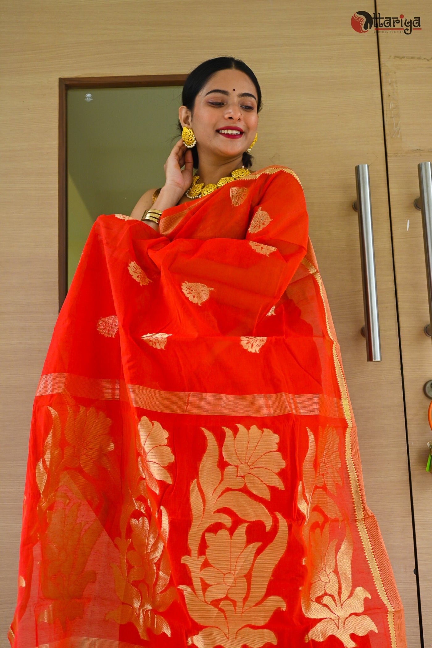 Red Maheswari Saree - Uttariya
