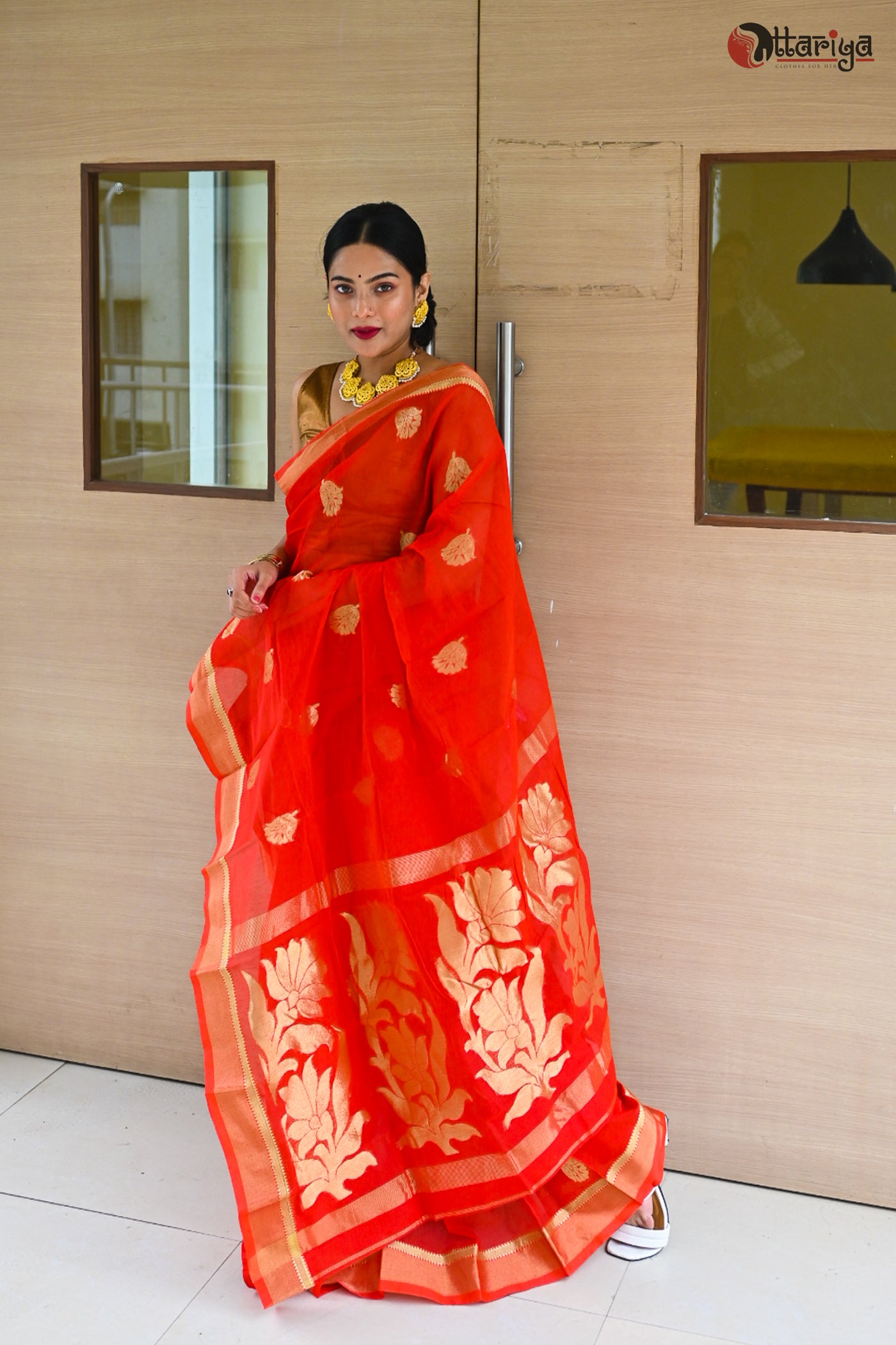 Red Maheswari Saree - Uttariya