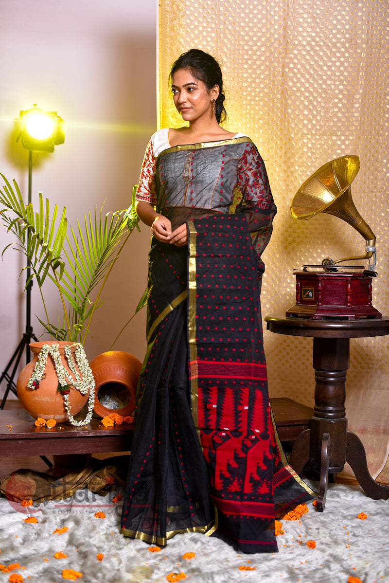 Black Queen Saree - Uttariya