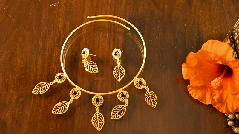 Leafy designer Jewel Set - Uttariya