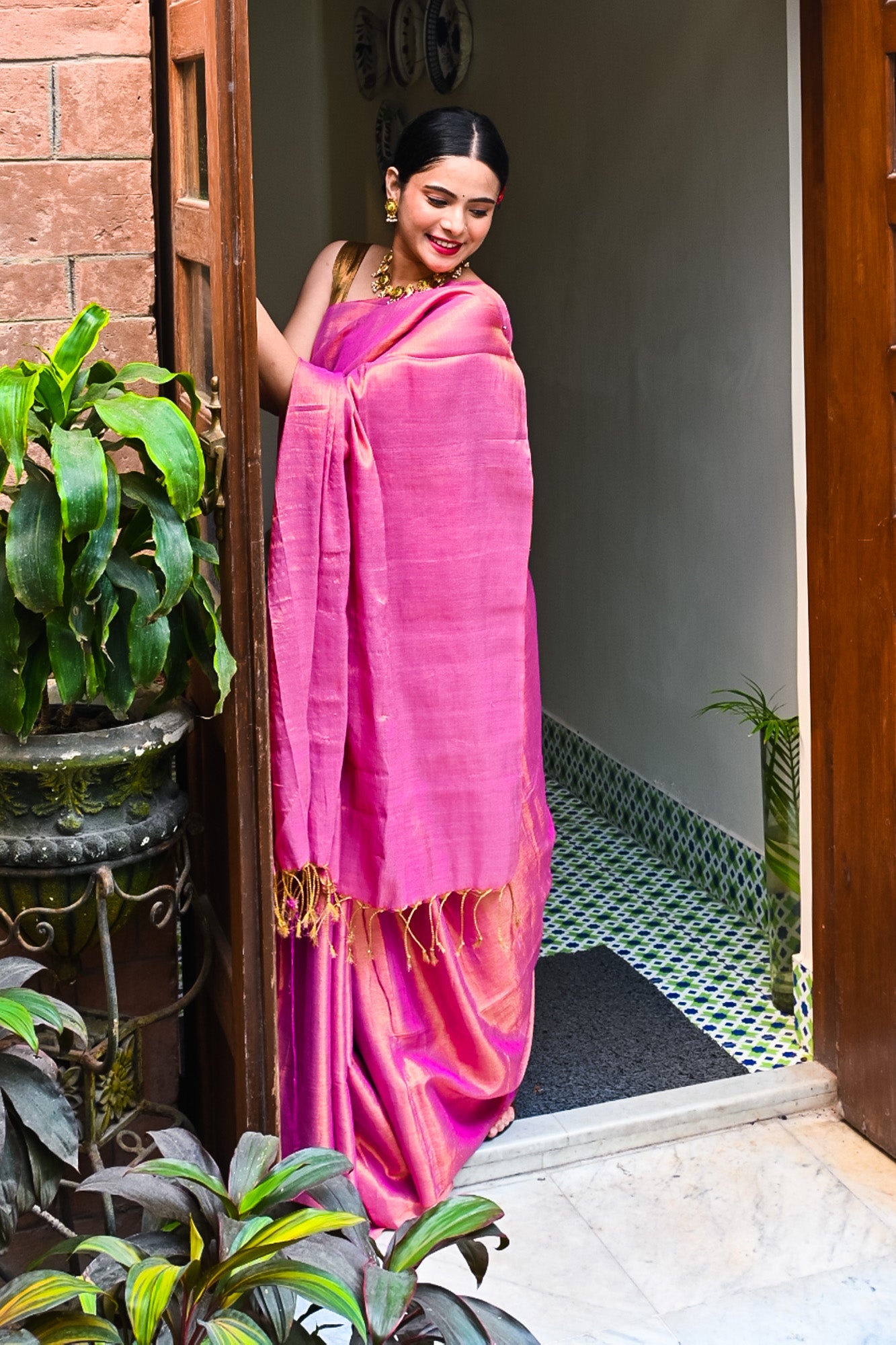 Piyaji Makhmal Saree - Uttariya